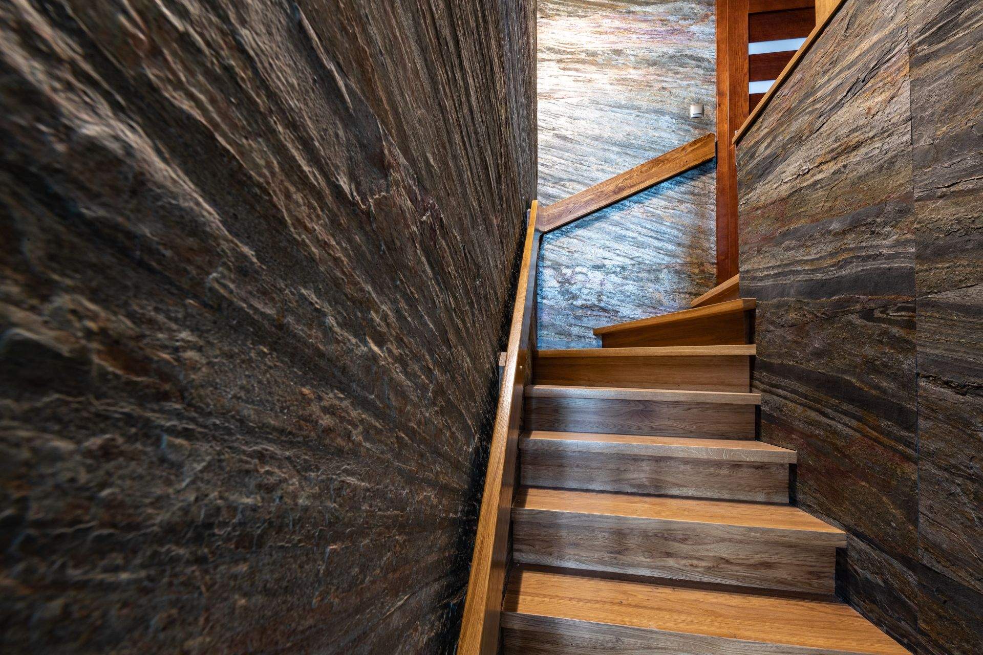 Wild Fire stone cladding - dramatic red veining natural stone pattern